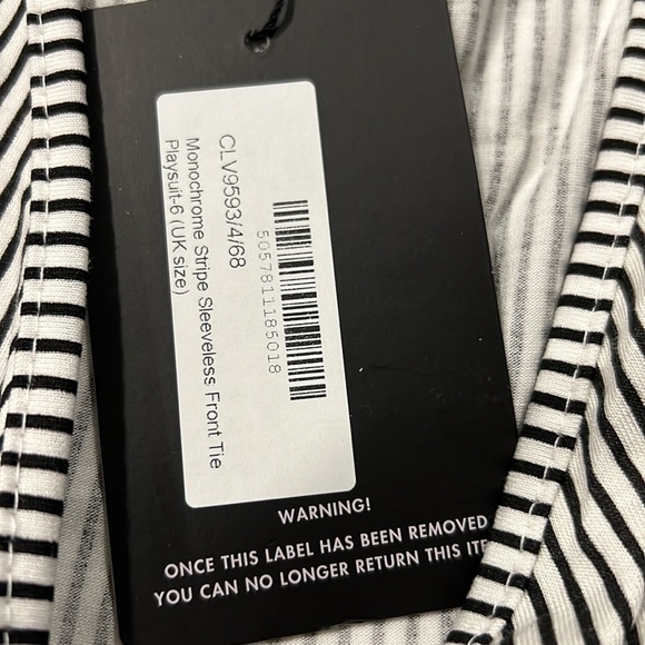 *NEW WITH TAGS* PrettyLittleThing Romper - Picture 3 of 3